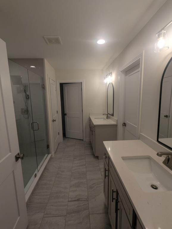 Building Photo - 651 Four Winds Dr