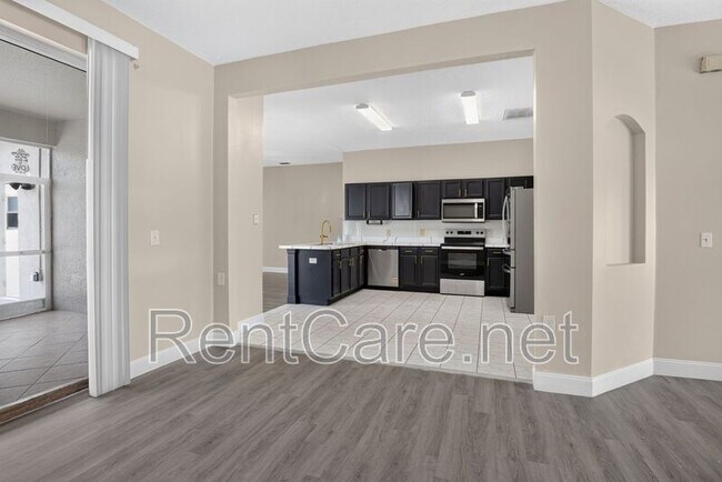 Building Photo - 121 Aurelia Ct