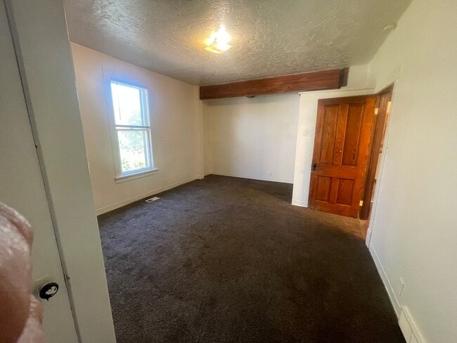 Building Photo - (1614 8th Ave)