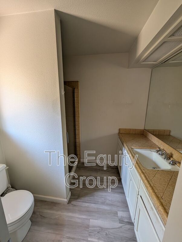 Building Photo - 4017 W Hillsdale Ct