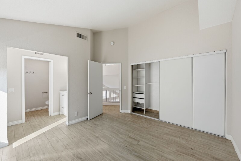 Building Photo - 1727 Avenida Alta Mira