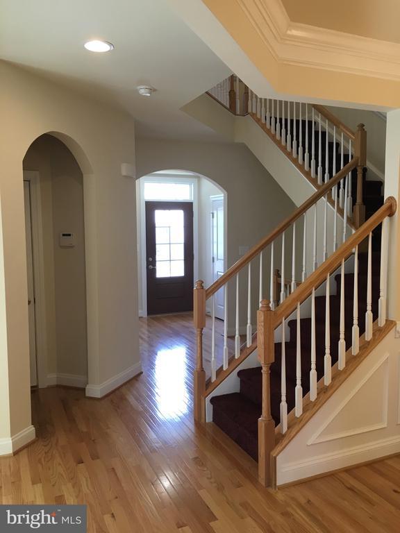 Building Photo - 315 Quarry Point Rd