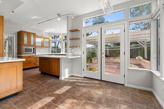 Building Photo - 4485 Sunset Bluffs Way