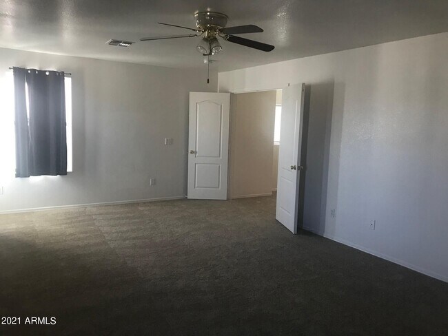 Building Photo - 1033 S San Vincente Ct