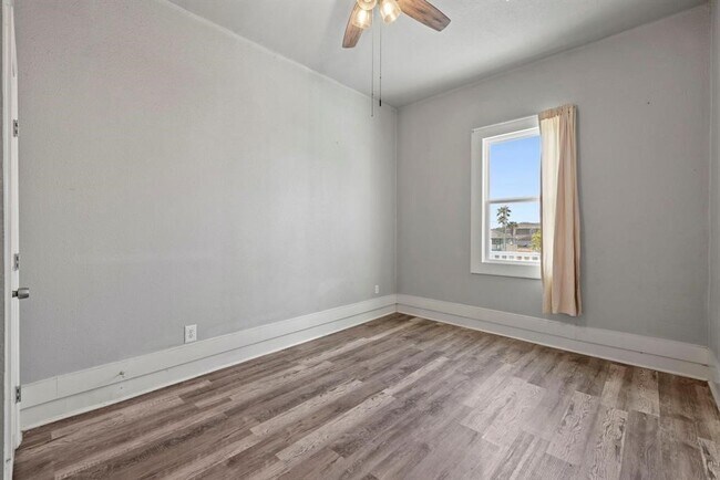 Building Photo - 2714 Avenue H