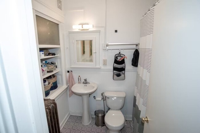 Building Photo - 3216 15th Ave S