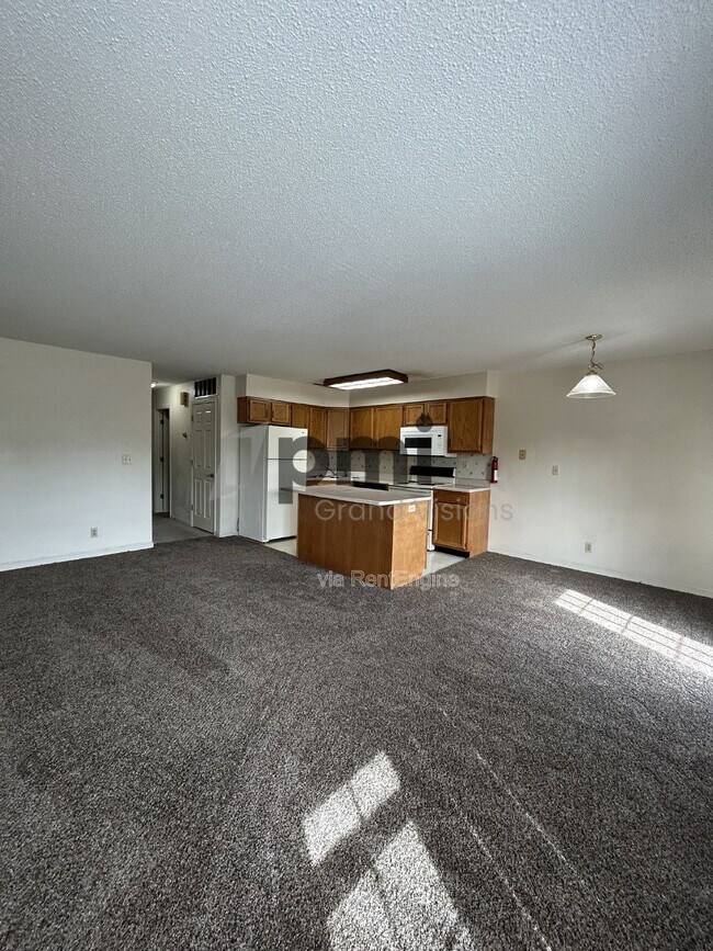 Building Photo - 1306 Arthur Ave