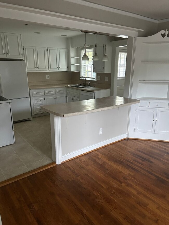 Building Photo - 3 Bedroom/ 2 Bath Home In High Point- Move In Special $500.00 off the 1st month with a 13 month l...