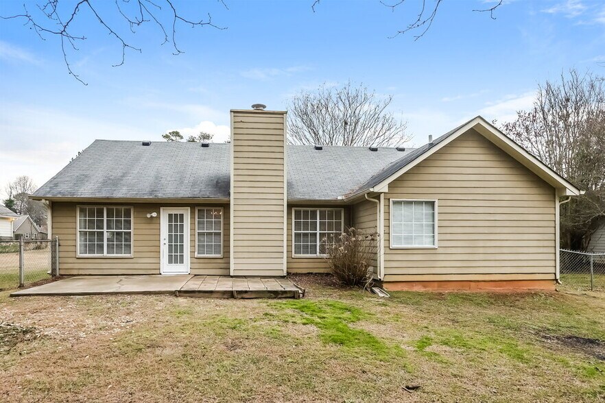 Building Photo - 641 Marble Arch Ave