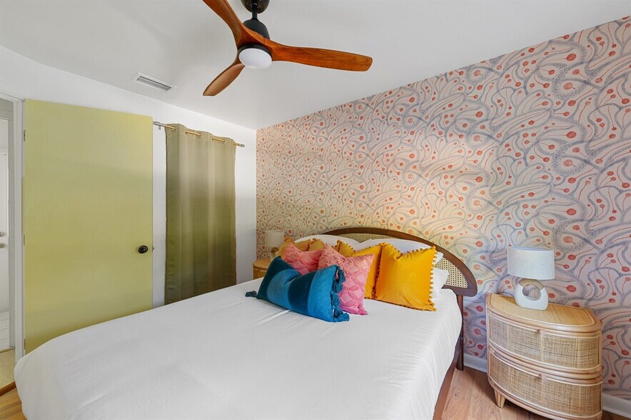 Building Photo - 8709 9th Ave NW