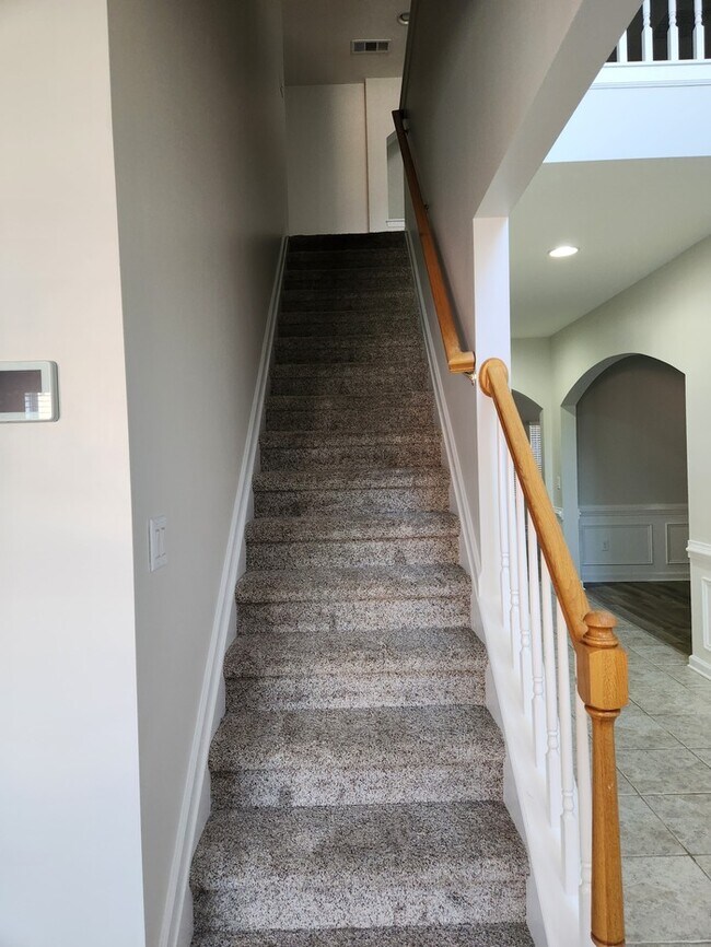 Building Photo - Refreshing Place to Create Memories w/Master on the Main!