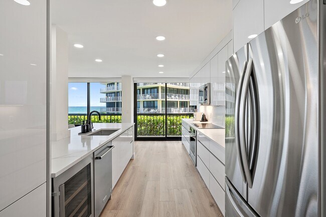 Building Photo - 3390 S Ocean Blvd