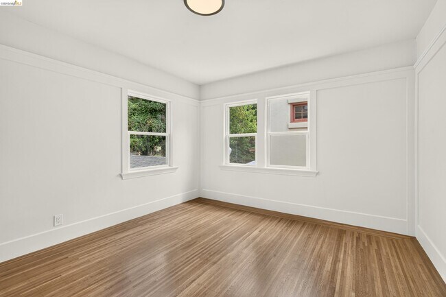 Building Photo - 846 Mandana Blvd