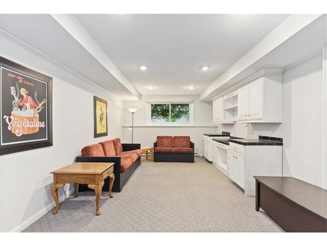 Building Photo - 7140 Willow View Cove