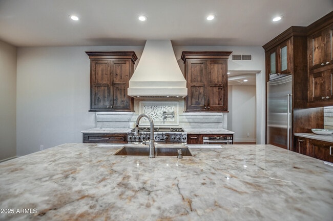 Building Photo - 9671 E Monument Dr