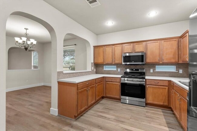 Building Photo - 410 Bandstand Ln