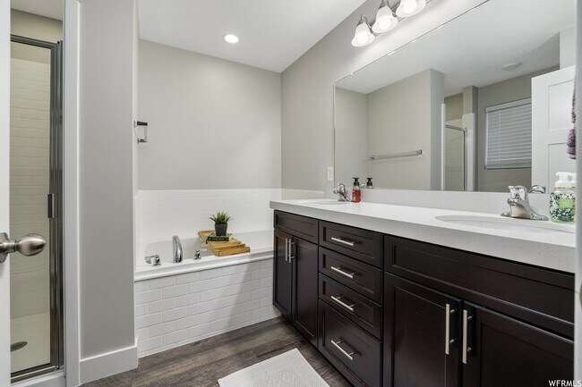 Building Photo - 9288 Castlebury Ct