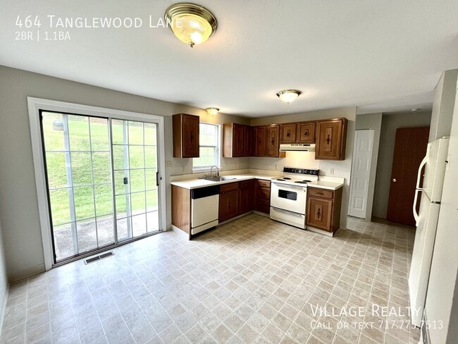 Building Photo - 464 Tanglewood Ln