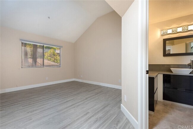 Building Photo - 13133 Le Parc Blvd