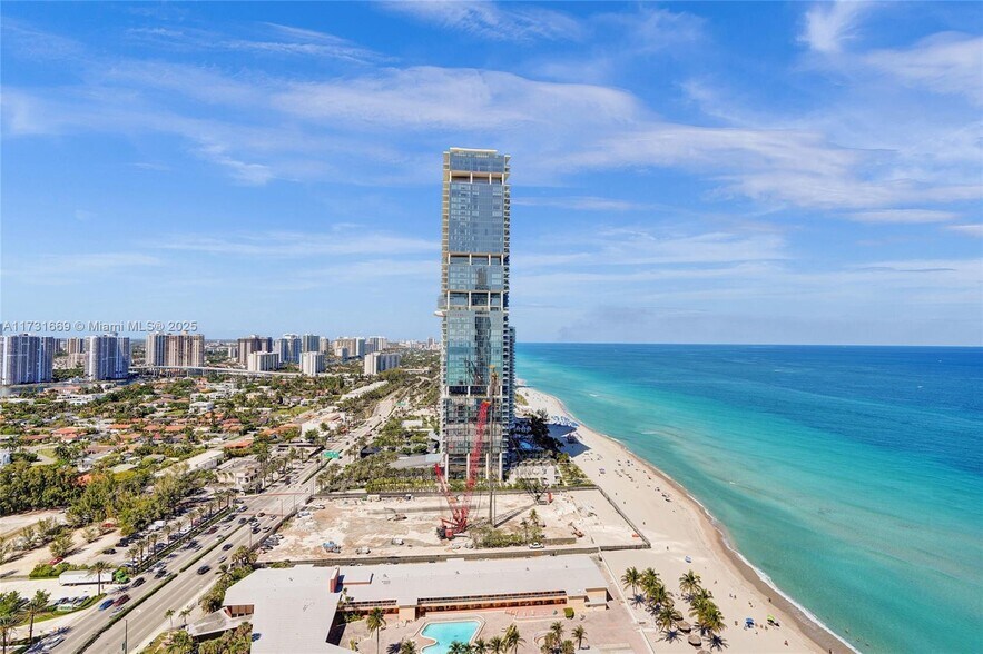 Building Photo - 18201 Collins Ave