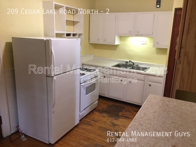 Primary Photo - 209 Cedar Lake Rd N
