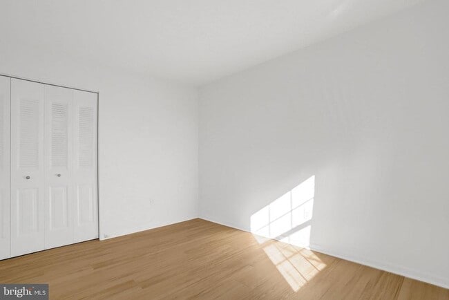 Building Photo - 9911 Whitewater Dr