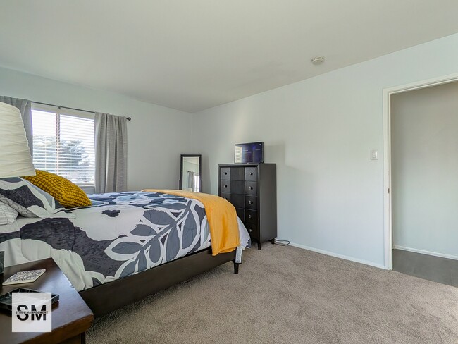 Building Photo - 10224 Prince Pl