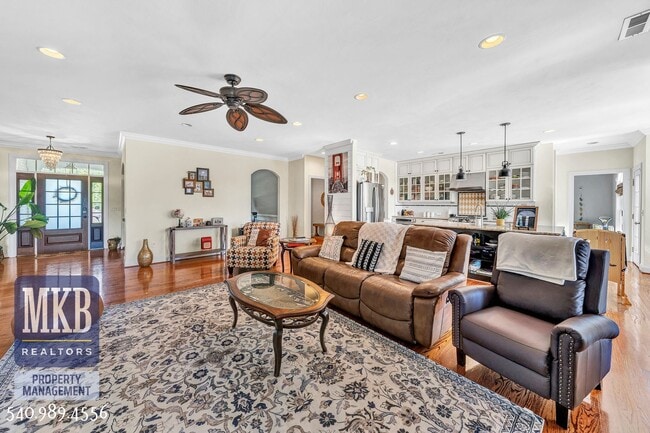 Building Photo - 7621 Nandina Dr