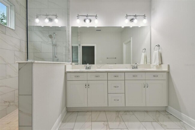 Building Photo - 5700 Interbay Blvd