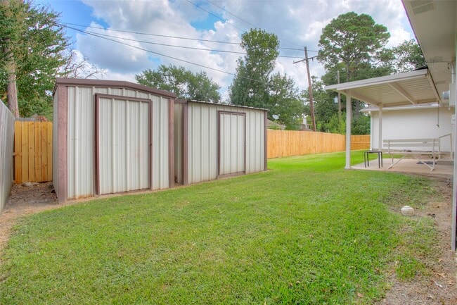 Building Photo - 103 Brittany Ln