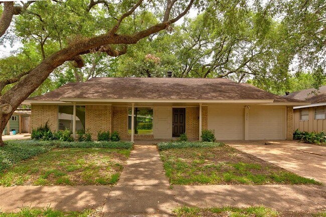 Primary Photo - 8826 Robindell Dr