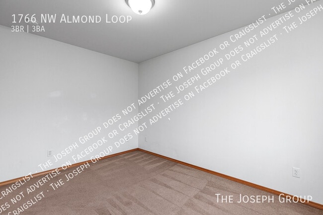 Building Photo - 1766 NW Almond Loop