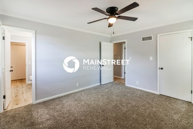 Building Photo - 3 Bedroom Pet-Friendly Home in PLEASANT HILL, MO with Main Street Renewal