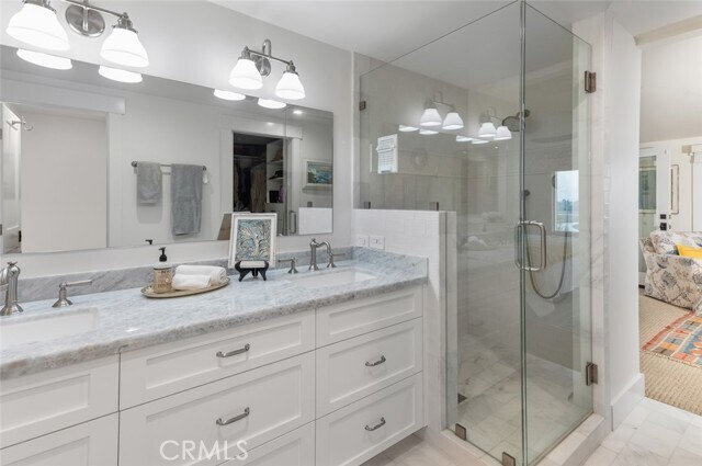 Building Photo - 2165 Vista Entrada Vis