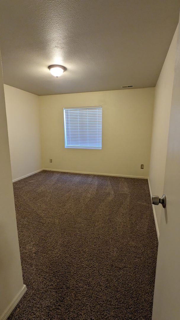 Building Photo - 5444 Hicks Dr