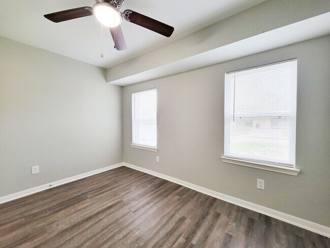 Building Photo - BEAUTIFUL REMODELED 3 BEDOOM LEASE HOME
