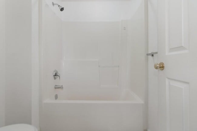 Building Photo - 57 Nottingham Dr