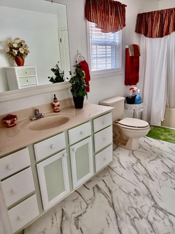 Building Photo - 144 Highview Dr