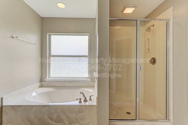 Building Photo - 2436 Bonnie Lakes Dr