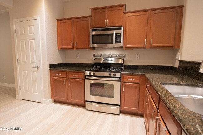 Building Photo - 1726 W Desperado Way