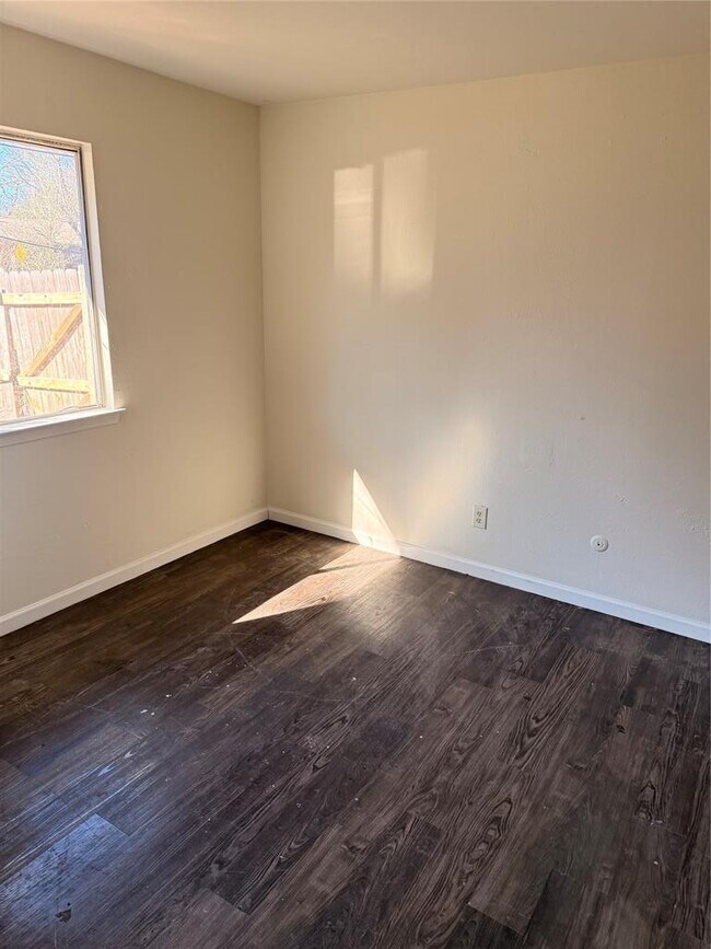 Building Photo - 10401 Little Pebble Dr