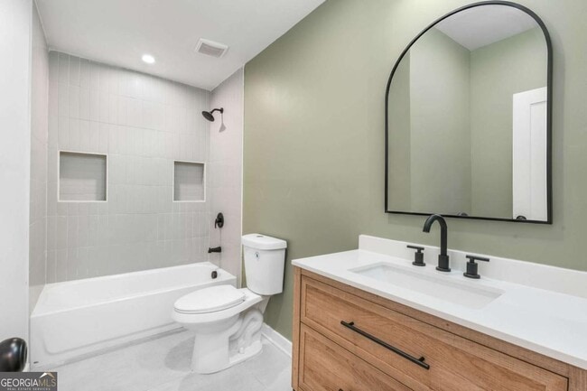 Building Photo - 408 E Marable St