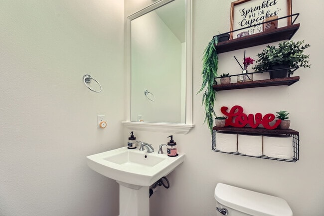 Building Photo - 26658 NE Walden Way