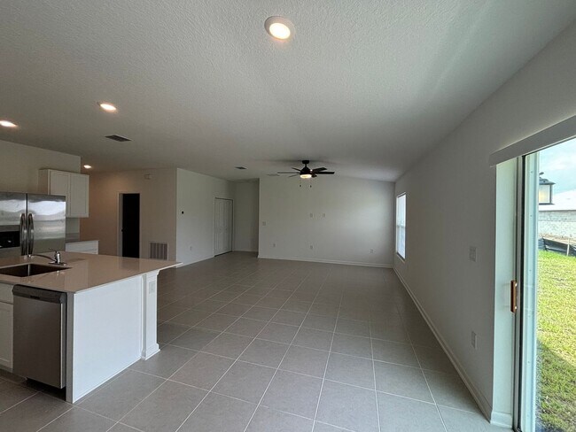Building Photo - Beautiful Updated Home