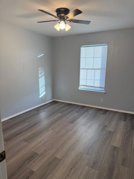 Building Photo - 612 Blair Ave