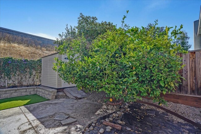 Building Photo - 47450 Cholla St
