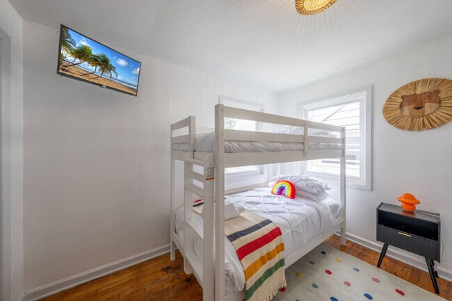 Building Photo - 810 Walnut St