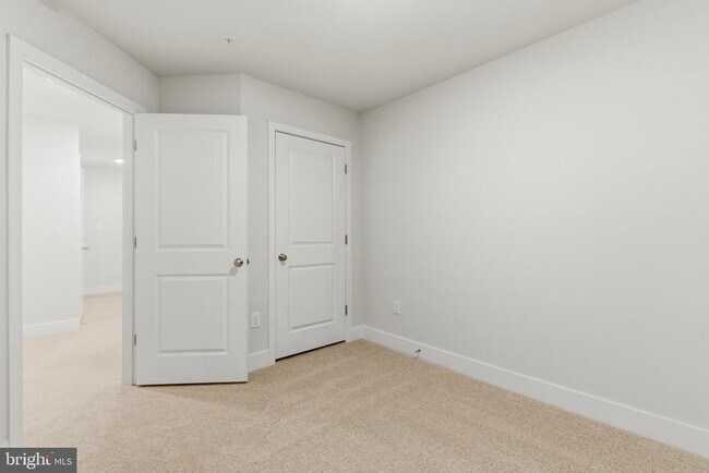 Building Photo - 10632 Meridian Hill Way