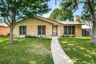 Building Photo - 217 Glenwood Dr