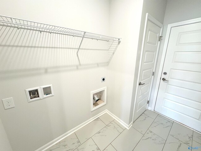 Building Photo - 140 Little Britain St